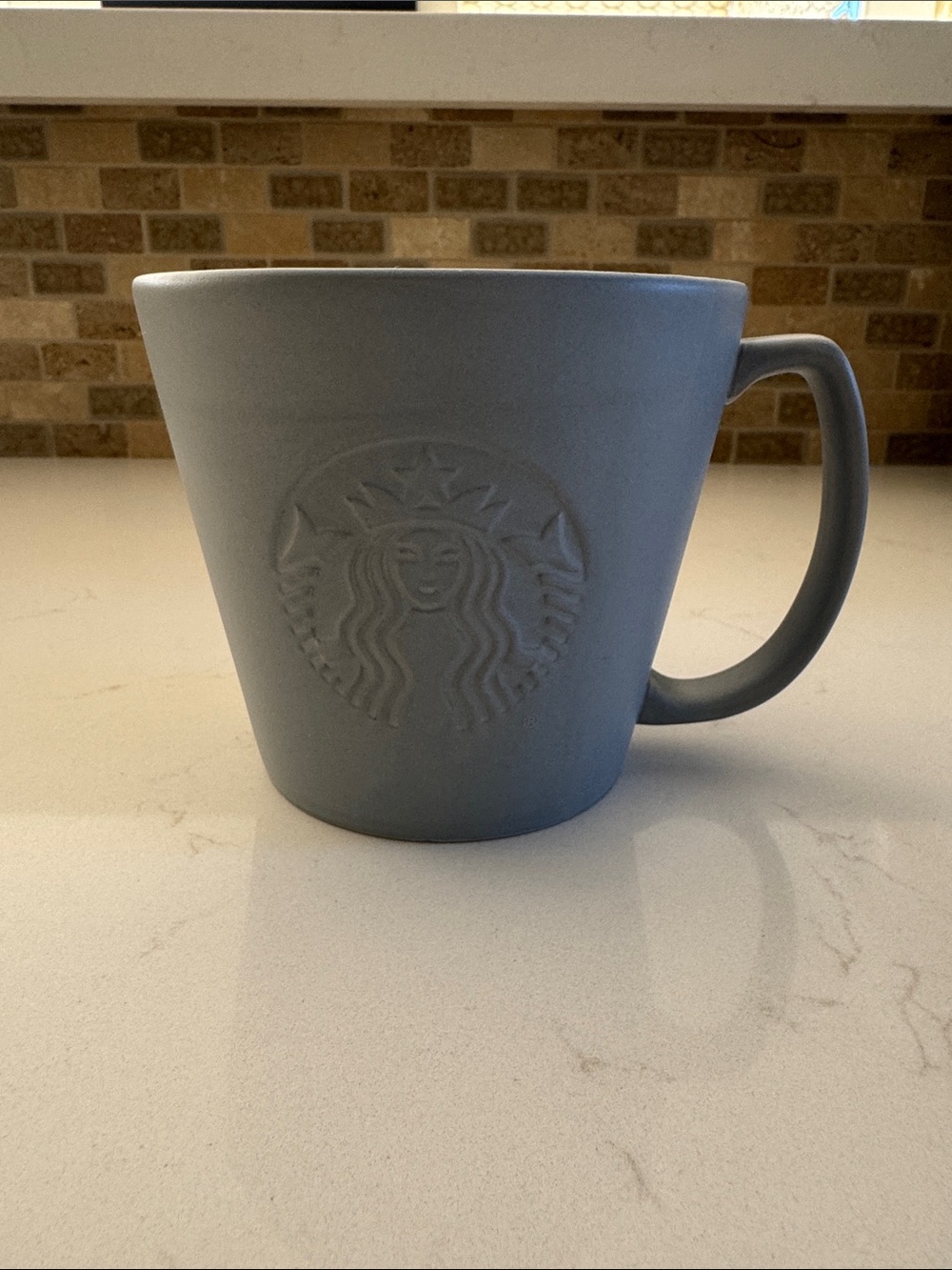 Starbucks Matte Gray Embossed Logo Mug 16oz NEW ✨